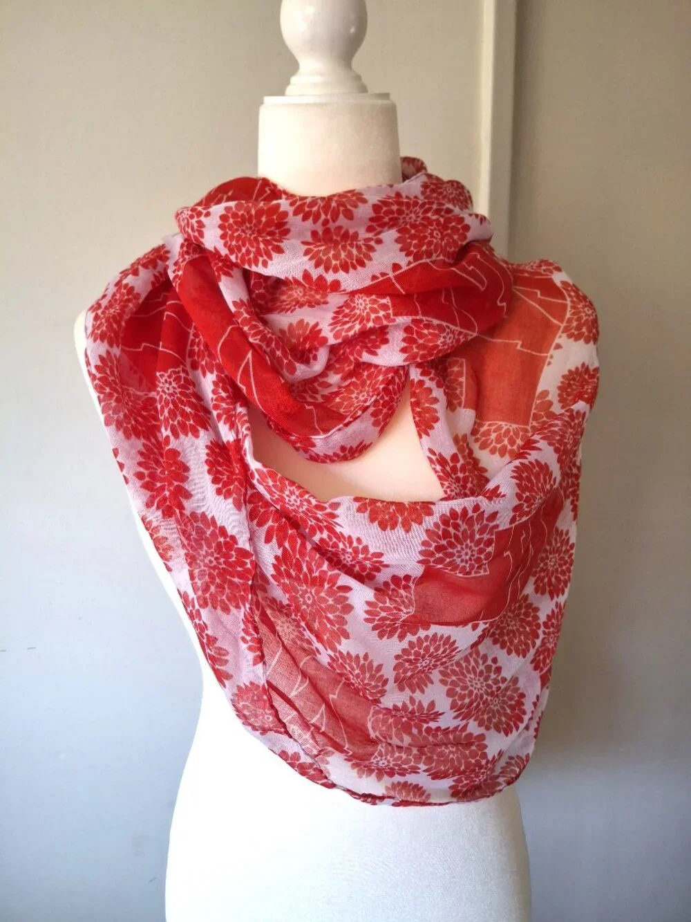 FOCO Nebraska Cornhuskers Lightweight Floral Snood Scarf, Red & White, NCAA